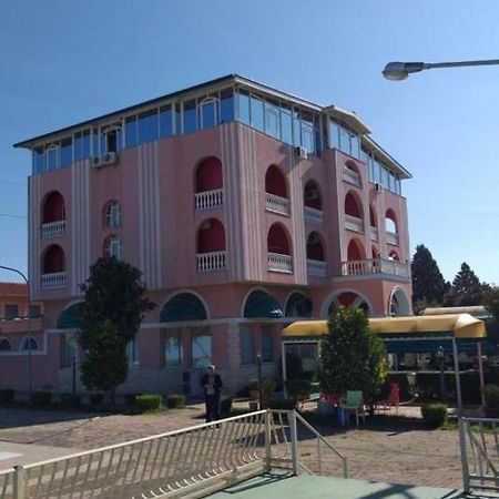Hotel Meteor New Shtoj Zewnętrze zdjęcie