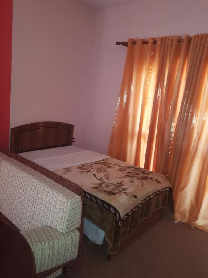 Hotel Meteor New Shtoj Zewnętrze zdjęcie