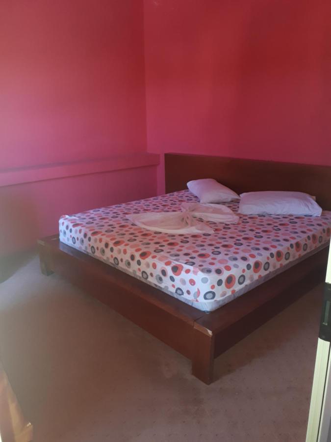 Hotel Meteor New Shtoj Zewnętrze zdjęcie