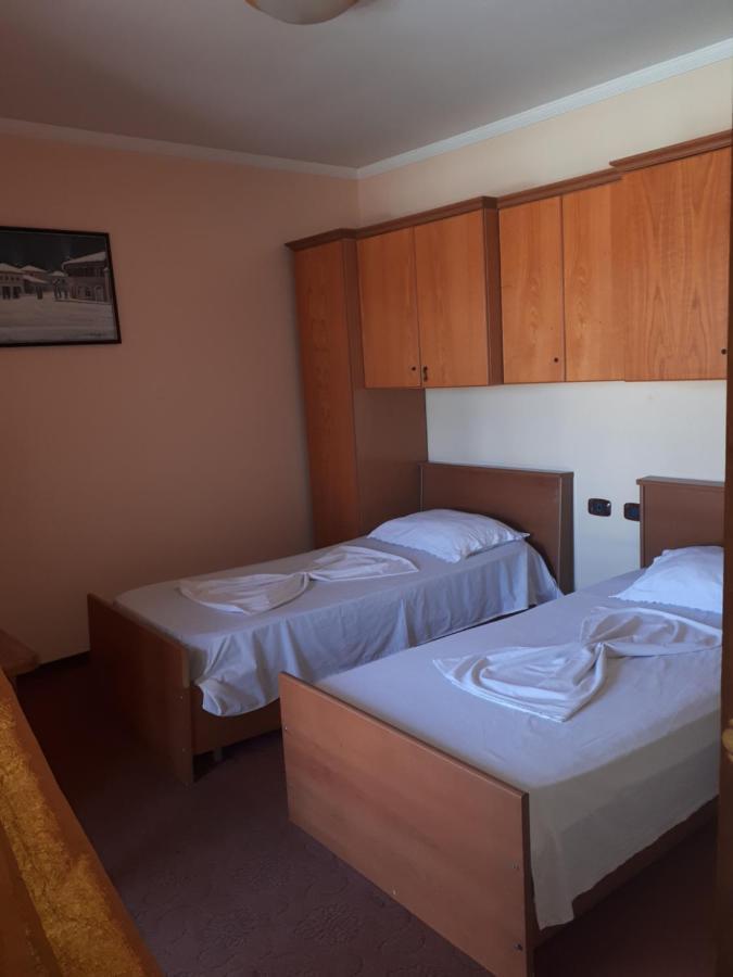 Hotel Meteor New Shtoj Zewnętrze zdjęcie